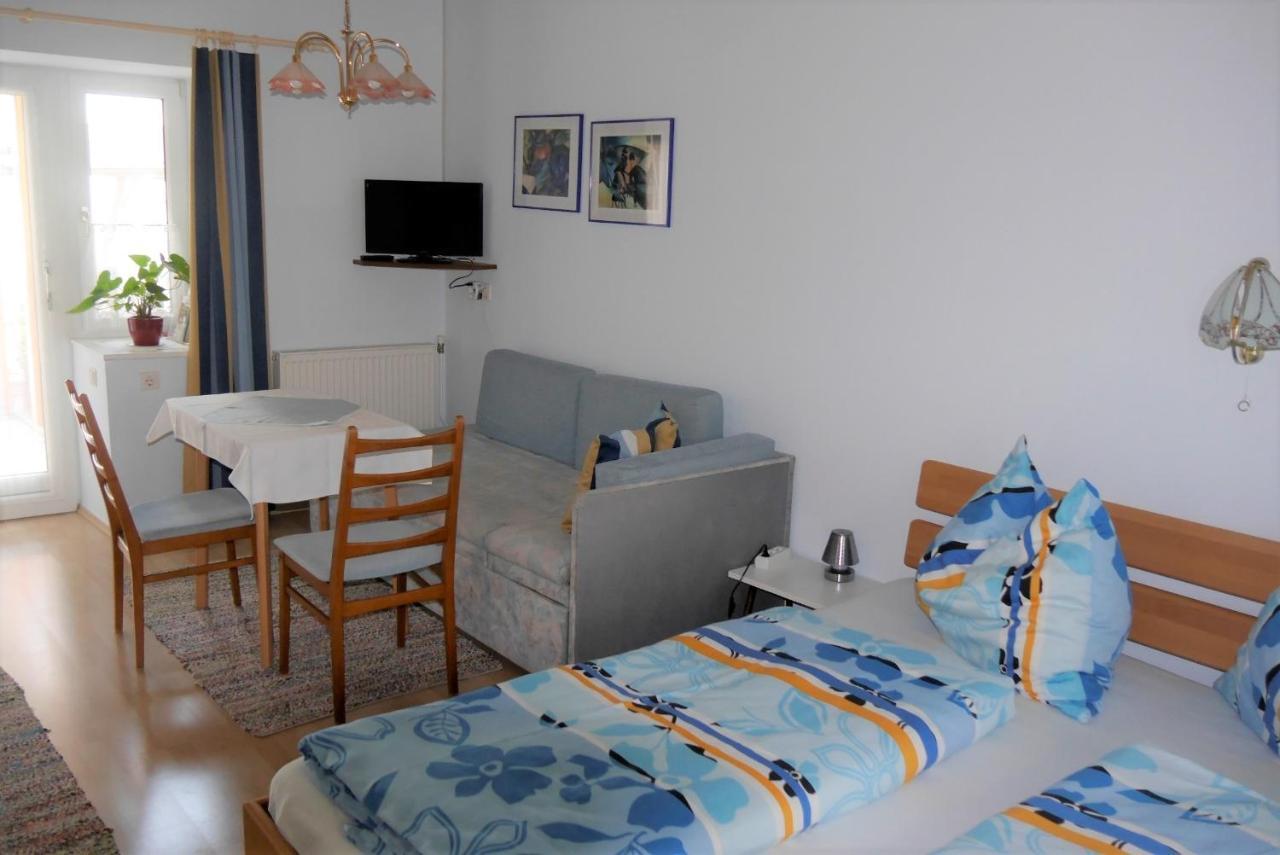 Gertis Blumenhof Privatzimmer, Ferienwohnung Гмюнд Екстер'єр фото