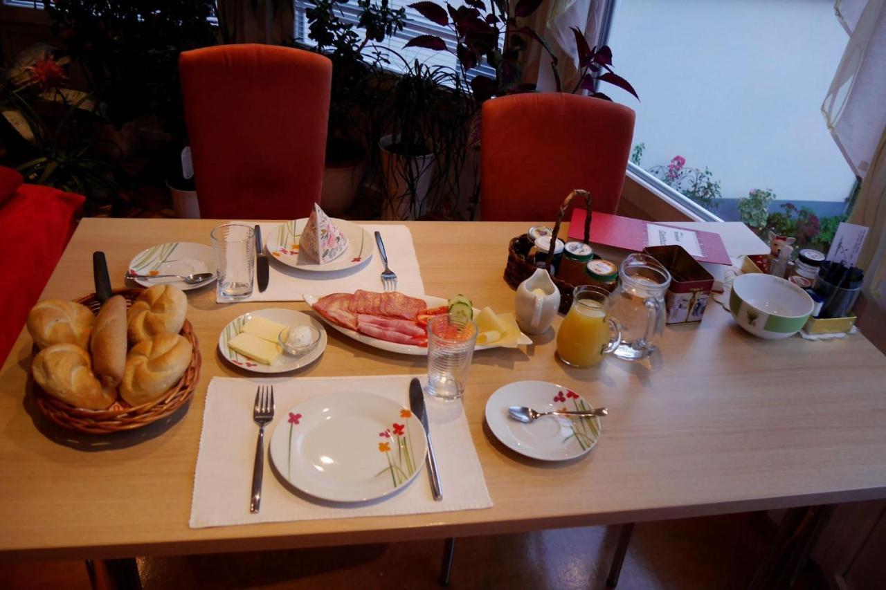 Gertis Blumenhof Privatzimmer, Ferienwohnung Гмюнд Екстер'єр фото