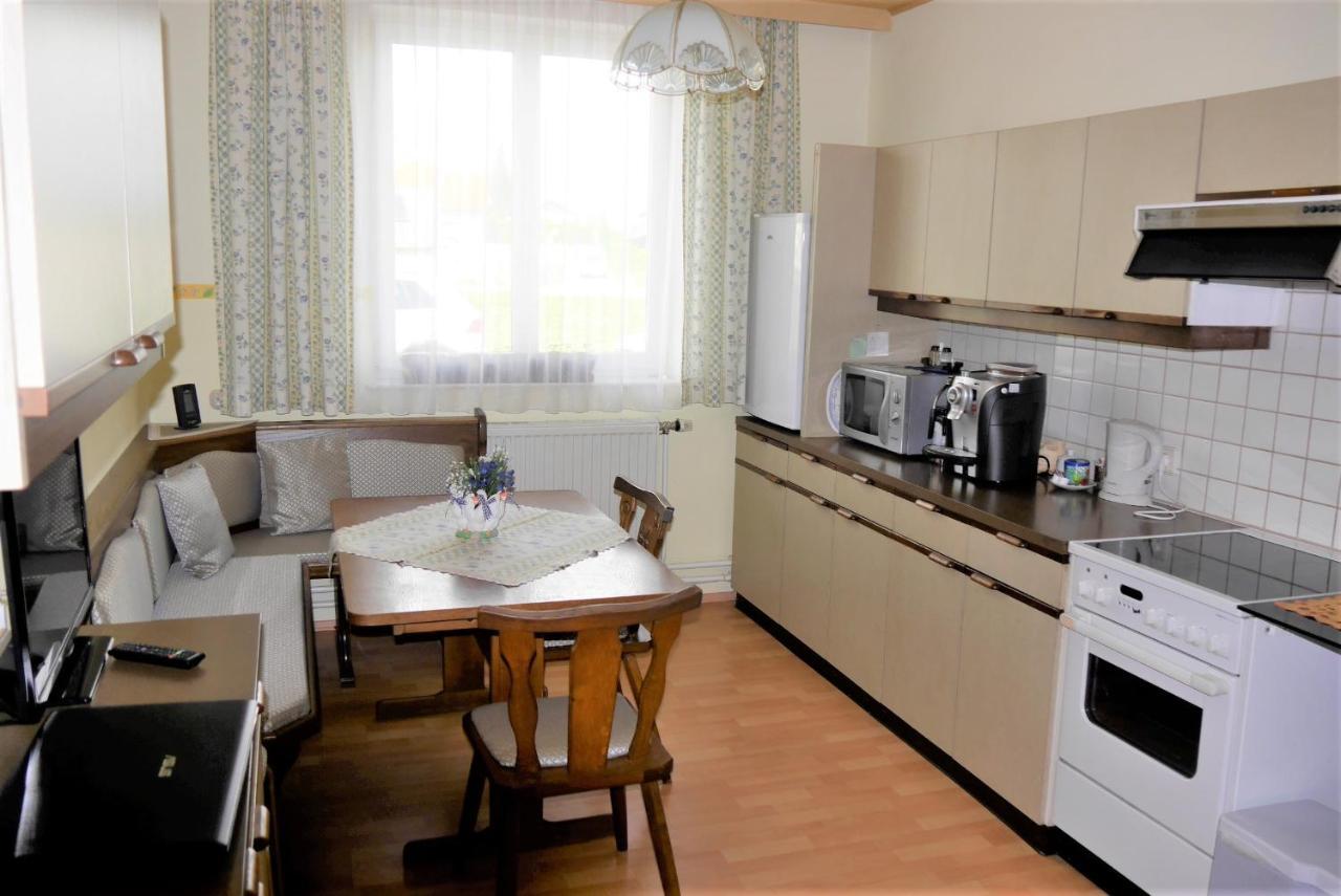 Gertis Blumenhof Privatzimmer, Ferienwohnung Гмюнд Екстер'єр фото
